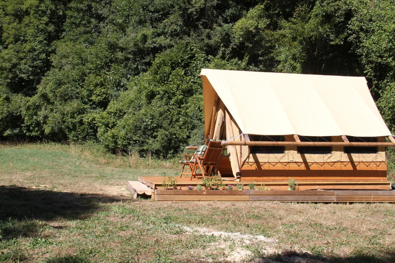 Chez Tombivouac Pierrefonds Exterior foto