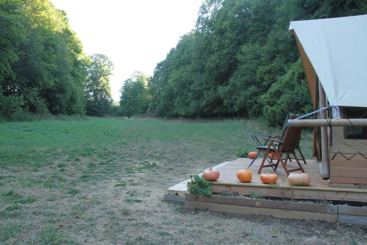 Chez Tombivouac Pierrefonds Exterior foto