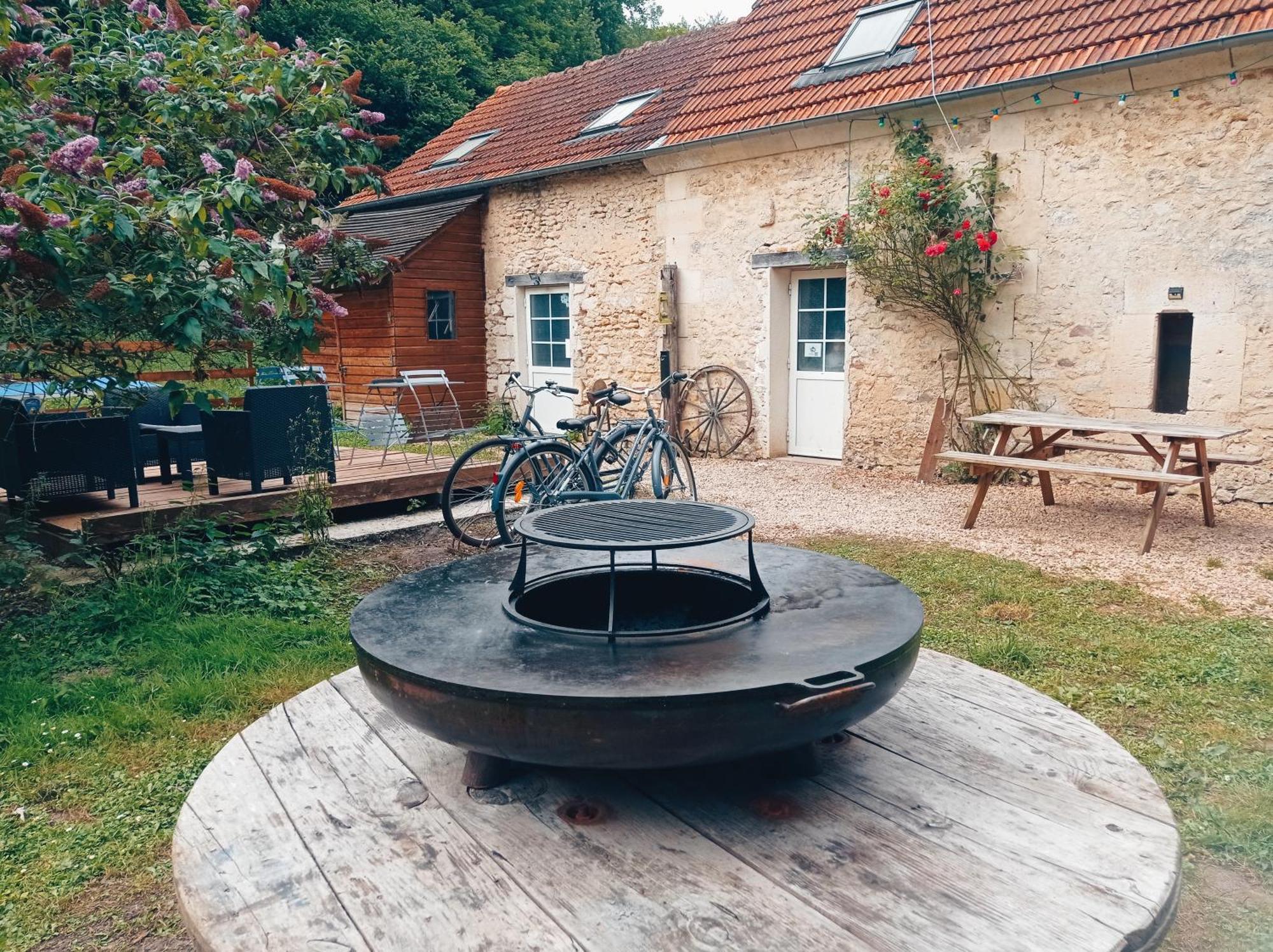 Chez Tombivouac Pierrefonds Exterior foto