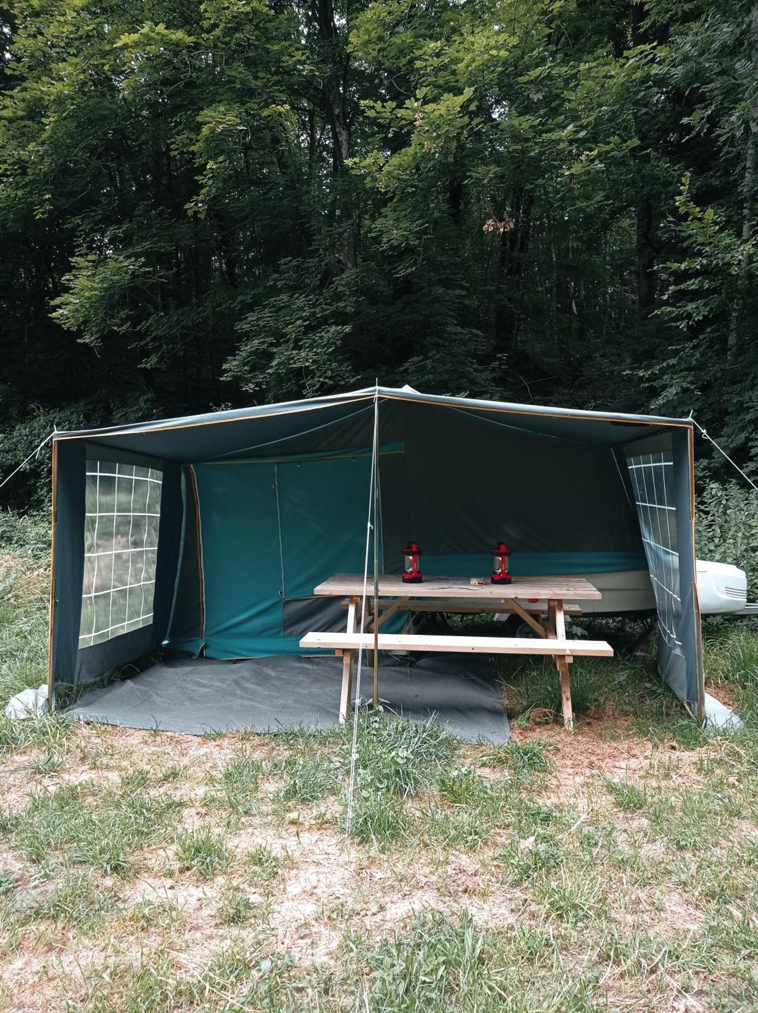 Chez Tombivouac Pierrefonds Exterior foto